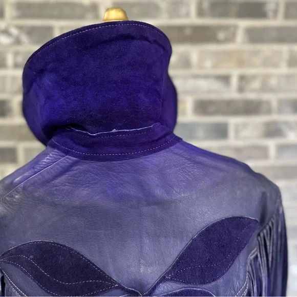 Vintage Suede Leather Western BOHO Fringe Jacket. - Picture 13 of 16